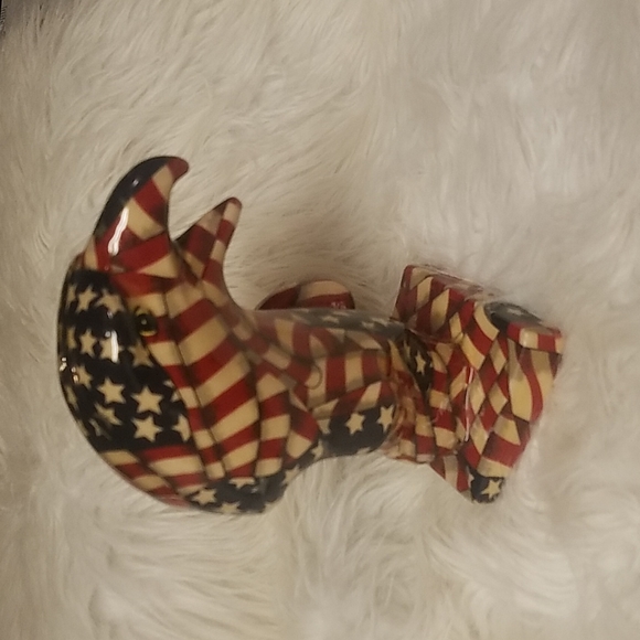 AMERICAN FLAG EAGLE STATUE - Picture 2 of 3